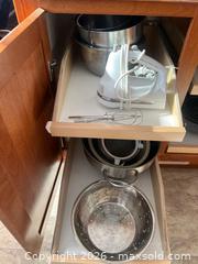 MaxSold Auction: Mixer, Bowls, Colanders - Oxnard (California, USA) PARTNER MANAGED Estate Sale Online Auction - West Fifth Street