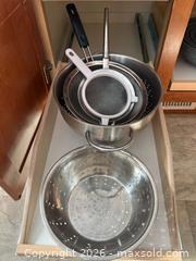 MaxSold Auction: Mixer, Bowls, Colanders - Oxnard (California, USA) PARTNER MANAGED Estate Sale Online Auction - West Fifth Street