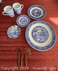 MaxSold Auction: Vintage Royal China - Oxnard (California, USA) PARTNER MANAGED Estate Sale Online Auction - West Fifth Street