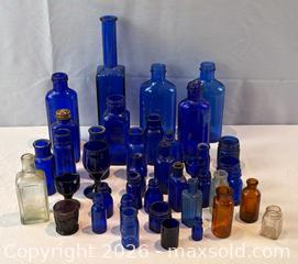 MaxSold Auction: Large Collection of Antique and Vintage Apothecary bottles - Oakville (Ontario, Canada) PARTNER MANAGED Estate Sale Online Auction - Lakeshore Road West