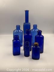 MaxSold Auction: Large Collection of Antique and Vintage Apothecary bottles - Oakville (Ontario, Canada) PARTNER MANAGED Estate Sale Online Auction - Lakeshore Road West