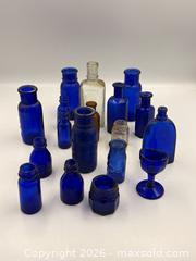 MaxSold Auction: Large Collection of Antique and Vintage Apothecary bottles - Oakville (Ontario, Canada) PARTNER MANAGED Estate Sale Online Auction - Lakeshore Road West