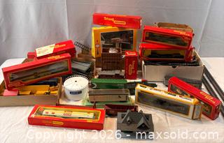 MaxSold Auction: Large Collection of (mostly) Tri-Ang Model Railway Toys - Oakville (Ontario, Canada) PARTNER MANAGED Estate Sale Online Auction - Lakeshore Road West