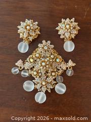 MaxSold Auction: M&M Designs Fla. Mark Mercy (Stanley Hagler) Faux Pearl Rhinestone and Glass Cabochons Jewellery Set  - Oakville (Ontario, Canada) PARTNER MANAGED Estate Sale Online Auction - Lakeshore Road West