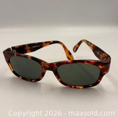 MaxSold Auction: Vintage Ray Ban Sunglasses  - Oakville (Ontario, Canada) PARTNER MANAGED Estate Sale Online Auction - Lakeshore Road West