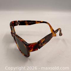 MaxSold Auction: Vintage Ray Ban Sunglasses  - Oakville (Ontario, Canada) PARTNER MANAGED Estate Sale Online Auction - Lakeshore Road West