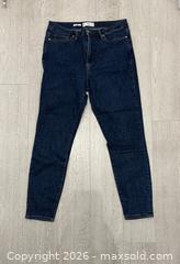 MaxSold Auction: Mango Skinny Jeans - Toronto (Ontario, Canada) SELLER MANAGED Downsizing Online Auction - Yonge (CONDO)