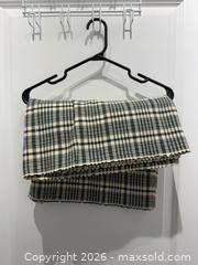 MaxSold Auction: Table Runner - Toronto (Ontario, Canada) SELLER MANAGED Downsizing Online Auction - Yonge (CONDO)