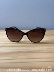 MaxSold Auction: Burberry Sunglasses - Toronto (Ontario, Canada) SELLER MANAGED Downsizing Online Auction - Yonge (CONDO)