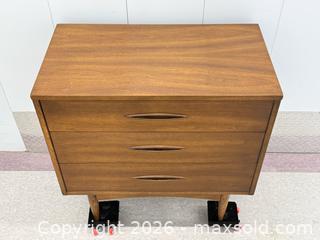 MaxSold Auction: MCM Broyhill Sculptra 3-Drawer Chest  - Toronto (Ontario, Canada) PARTNER MANAGED Estate Sale Online Auction -  Esander Drive (STORAGE)