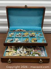 MaxSold Auction: Vintage Costume Jewelry in Velvet LIned Jewelry Box  - Toronto (Ontario, Canada) PARTNER MANAGED Estate Sale Online Auction -  Esander Drive (STORAGE)