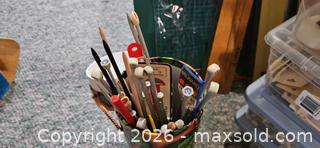 MaxSold Auction: Assorted Sewing, Knitting & Craft Supplies - Needles, Yarn, Notions B - Barrie (Ontario, Canada) Downsizing Online Auction - Wessenger Drive