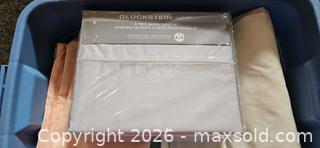 MaxSold Auction: Mixed Bedding, Fabric, Sewing & Craft Supplies B - Barrie (Ontario, Canada) Downsizing Online Auction - Wessenger Drive