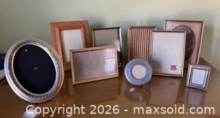 MaxSold Auction: Collection of small vintage frames - Oakland (California, USA) PARTNER MANAGED Estate Sale Online Auction - Monterey Boulevard