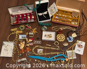 MaxSold Auction: Costume jewelry, dental gold - Oakland (California, USA) PARTNER MANAGED Estate Sale Online Auction - Monterey Boulevard