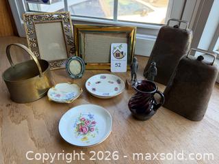 MaxSold Auction: Frames Brass & Glass - Oakland (California, USA) PARTNER MANAGED Estate Sale Online Auction - Monterey Boulevard