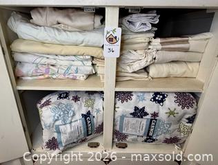 MaxSold Auction: Sheets - Oakland (California, USA) PARTNER MANAGED Estate Sale Online Auction - Monterey Boulevard