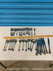 MaxSold Auction: Oneida USA Blue Accent Flatware Set - Vancouver (British Columbia, Canada) SELLER MANAGED Reseller Online Auction - East 7th Avenue (STORAGE)