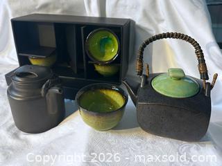 MaxSold Auction: Lot: 2 Teapots, 4 Tea Cups & Storage Box, Matte Black/Crackle - San Francisco (California, USA) SELLER MANAGED Downsizing Online Auction - Hudson Avenue