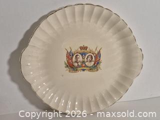 MaxSold Auction: Commemorative Plate for King George VI and Queen Elizabeth  - Oshawa (Ontario, Canada) SELLER MANAGED Commercial Liquidation Online Auction - Bond Street West