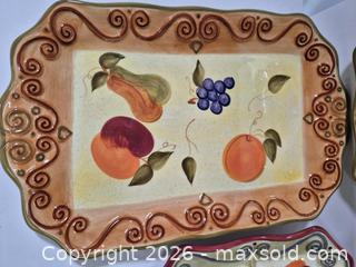 MaxSold Auction: Set of Four Piece Medici Serving Platters - Oshawa (Ontario, Canada) SELLER MANAGED Commercial Liquidation Online Auction - Bond Street West