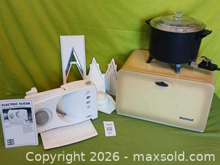 MaxSold Auction: Bigger than a Breadbox Lot - Hamilton (Ontario, Canada) SELLER MANAGED Estate Sale Online Auction -  Glendale Avenue South