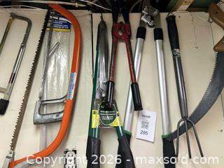 MaxSold Auction: Fan, router & hanging tools - Hamilton (Ontario, Canada) SELLER MANAGED Estate Sale Online Auction -  Glendale Avenue South