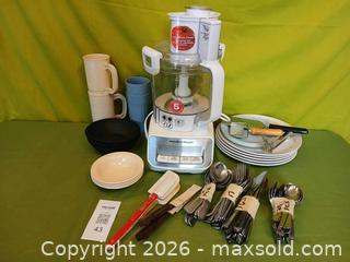 MaxSold Auction: Food Processor & Kitchen starter pack - Hamilton (Ontario, Canada) SELLER MANAGED Estate Sale Online Auction -  Glendale Avenue South