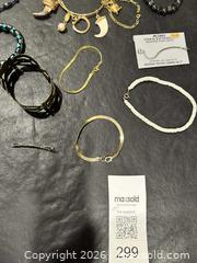 MaxSold Auction: LARGE costume jewelery lot - Hamilton (Ontario, Canada) SELLER MANAGED Estate Sale Online Auction -  Glendale Avenue South