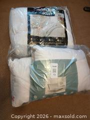 MaxSold Auction: New Queen Duvet & New Pillows - Hamilton (Ontario, Canada) SELLER MANAGED Estate Sale Online Auction -  Glendale Avenue South