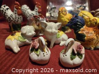 MaxSold Auction: SALT N PEPPER SETS - Hamilton (Ontario, Canada) SELLER MANAGED Estate Sale Online Auction -  Glendale Avenue South