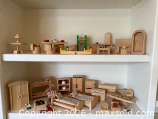 MaxSold Auction: HUGE Vintage Wooden Dollhouse Furniture - Saratoga (California, USA) SELLER MANAGED Estate Sale Online Auction - Allendale Avenue