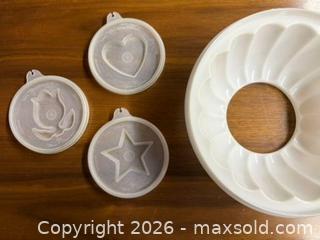 MaxSold Auction: Vintage Jello Molds - Saratoga (California, USA) SELLER MANAGED Estate Sale Online Auction - Allendale Avenue