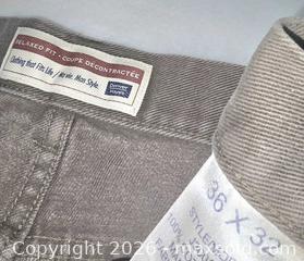 MaxSold Auction: Like New- Men's Denver Hayes Jeans - Kingston (Ontario, Canada) SELLER MANAGED Downsizing Online Auction - Morenz Crescent