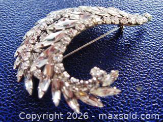 MaxSold Auction: Signed Sherman Curved Leaf Brooch - Aurora (Ontario, Canada) PARTNER MANAGED Downsizing Online Auction - Murray Drive