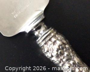 MaxSold Auction: Sterling Silver Pie Cake Lifter - Aurora (Ontario, Canada) PARTNER MANAGED Downsizing Online Auction - Murray Drive