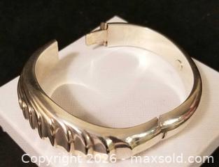MaxSold Auction: Sterling Silver Vintage Bangle Bracelet - Aurora (Ontario, Canada) PARTNER MANAGED Downsizing Online Auction - Murray Drive