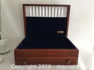 MaxSold Auction: Vintage Silver Cutlery Case - Aurora (Ontario, Canada) PARTNER MANAGED Downsizing Online Auction - Murray Drive