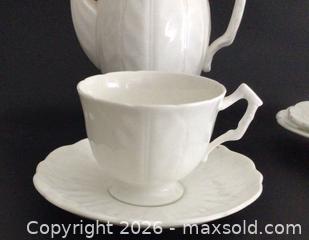 MaxSold Auction: White Aynsley Teapot and Teacups - Aurora (Ontario, Canada) PARTNER MANAGED Downsizing Online Auction - Murray Drive