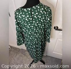 MaxSold Auction: Women’s new with tags green dress - Ottawa (Ontario, Canada) SELLER MANAGED Downsizing Online Auction - Darvoy Mews