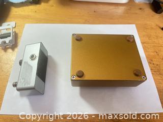 MaxSold Auction: Guitar Effects Pedals: Fuzz and Klon - Toronto (Ontario, Canada) SELLER MANAGED Downsizing Online Auction -  Bathurst Street (CONDO)