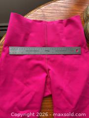 MaxSold Auction: Lululemon Workout Set--brand new - Toronto (Ontario, Canada) SELLER MANAGED Downsizing Online Auction -  Bathurst Street (CONDO)