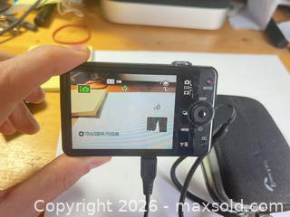 MaxSold Auction: Sony Point and Shoot digital Camera - Toronto (Ontario, Canada) SELLER MANAGED Downsizing Online Auction -  Bathurst Street (CONDO)
