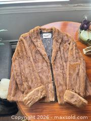 MaxSold Auction: Vintage Fur Jacket - Toronto (Ontario, Canada) SELLER MANAGED Downsizing Online Auction -  Bathurst Street (CONDO)