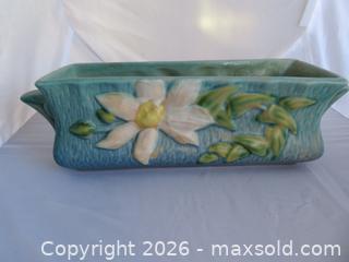 MaxSold Auction: 8" Roseville "Clematis Window Box" - San Bruno (California, USA) SELLER MANAGED Downsizing Online Auction - 2nd Avenue