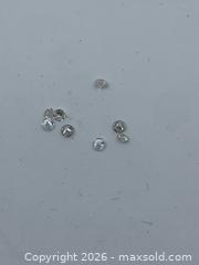 MaxSold Auction: Natural!  (0.42ctw) 10 mixed sizes diamonds  - Toronto (Ontario, Canada) SELLER MANAGED Downsizing Online Auction -  Queen Street East