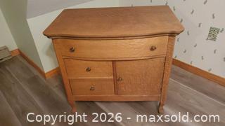MaxSold Auction: Antique Solid Oak Small Dresser / Bedside Cabinet - Ottawa (Ontario, Canada) SELLER MANAGED Downsizing Online Auction - Sarsfield Road