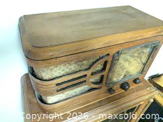 MaxSold Auction: RCA Victor 86-T Tabletop / Mantel Tube Radio - Ottawa (Ontario, Canada) SELLER MANAGED Downsizing Online Auction - Sarsfield Road