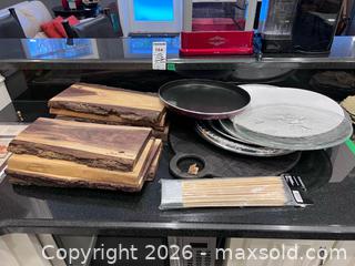 MaxSold Auction: Assorted Serving Boards, Platters, Pizza Pan & Bamboo Skewers B - Whitchurch-Stouffville (Ontario, Canada) Downsizing Online Auction - Grayfield Drive