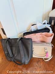 MaxSold Auction: Kate Spade and Unknown Brand Purses B - Whitchurch-Stouffville (Ontario, Canada) Downsizing Online Auction - Grayfield Drive